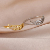 Dainty Aesthetic Butterfly Ring — dettaglio