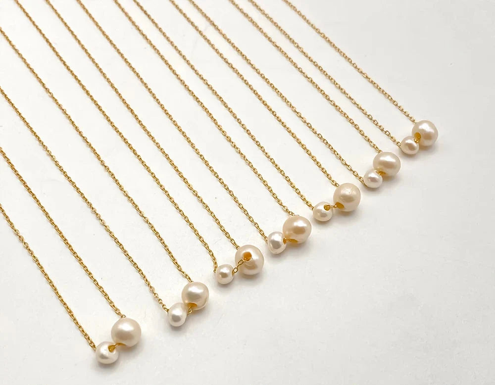 Dainty Minimalist Faux Pearl Necklace — in alternativa