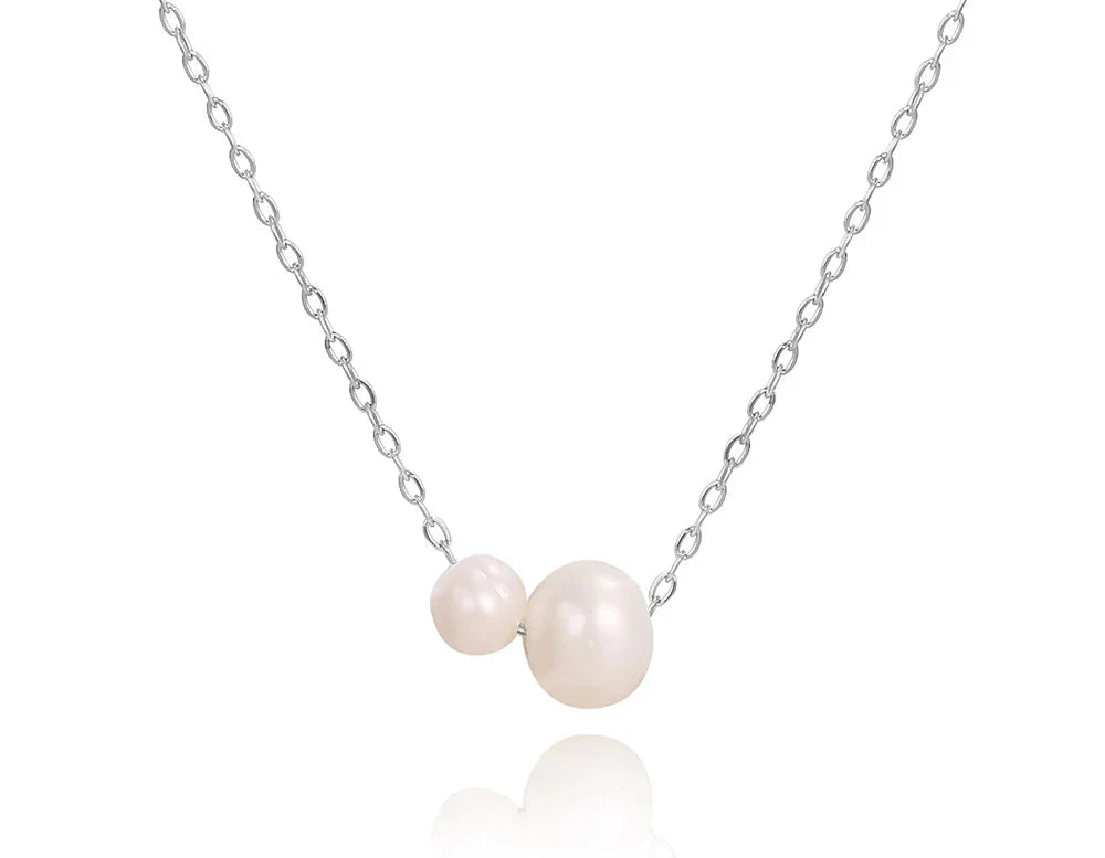 Dainty Minimalist Faux Pearl Necklace — vista posteriore
