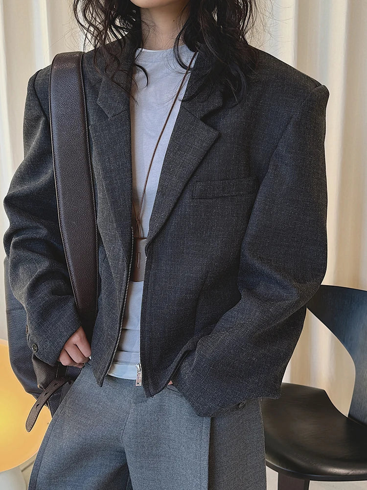 Dark Grey Shoulder Padded Cropped Blazer — dettaglio