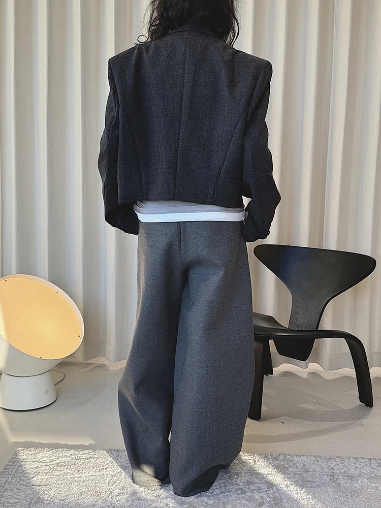 Dark Grey Shoulder Padded Cropped Blazer — in alternativa