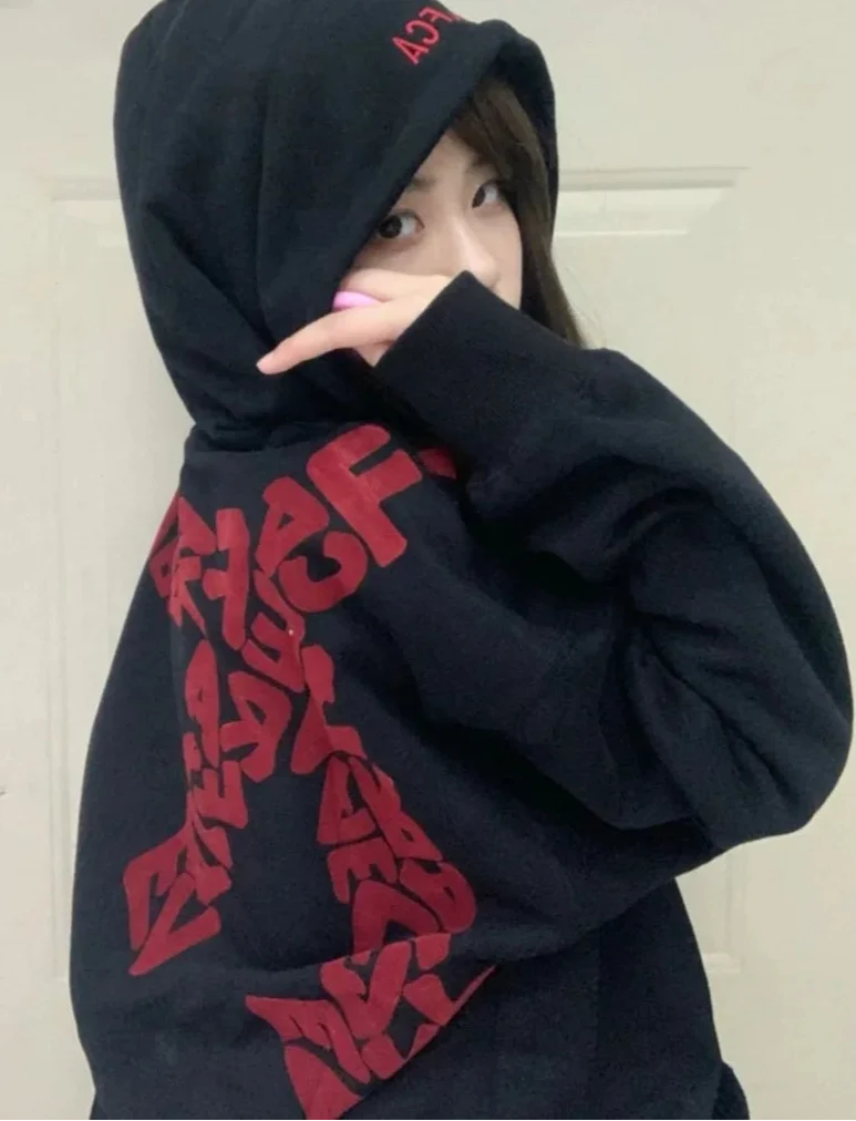 Different Directions Graphic Hoodie — vista frontale