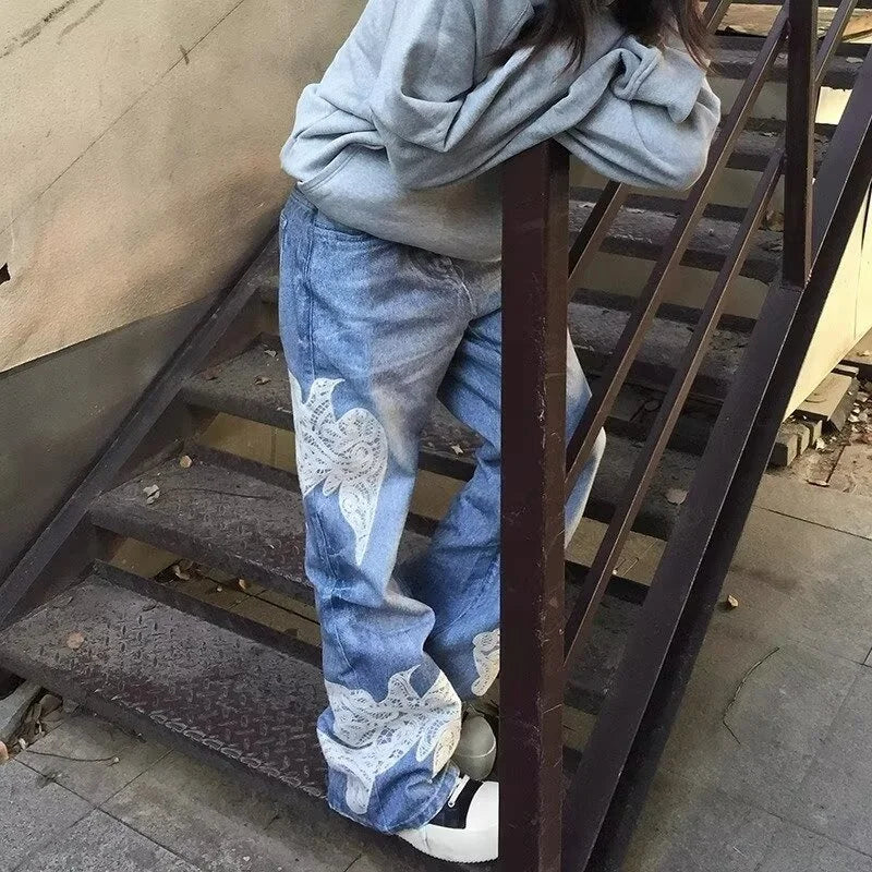 "Dove Of Peace" Embroidered Baggy Denim Jeans — vista frontale