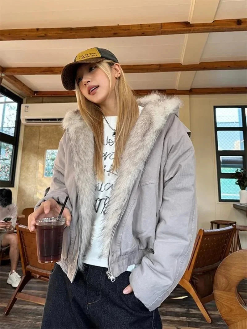 Faux Fur Outlined Hooded Zip Up Jacket Coat — dettaglio della stampa