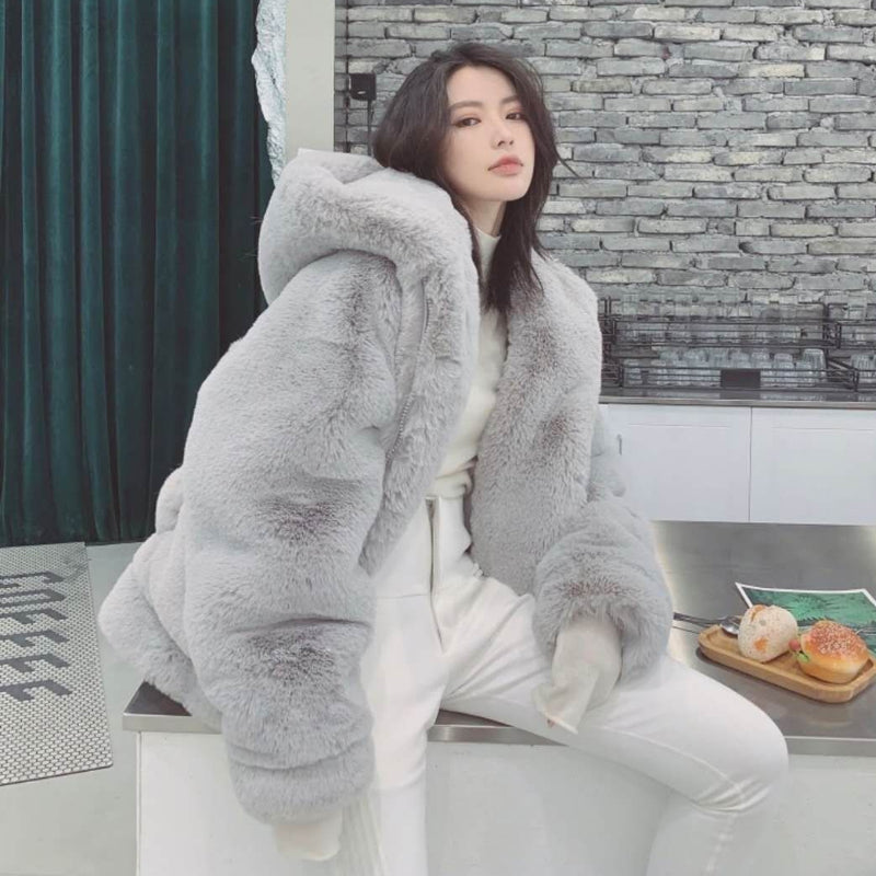 Faux Fur Velvet Hooded Jacket — dettaglio della stampa