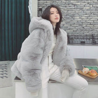 Faux Fur Velvet Hooded Jacket — dettaglio della stampa