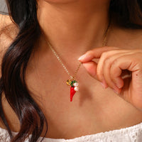Glass Chilli Pendant Necklace — dettaglio