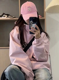 Gorpcore Pink Track Windbreaker Jacket — vista laterale