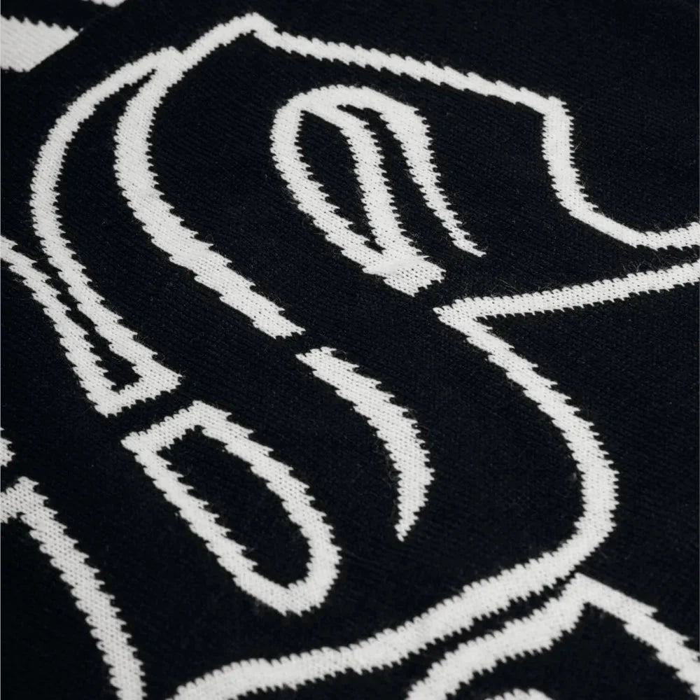 Gothic 'Satan Club' Graphic Scarf — dettaglio del tessuto