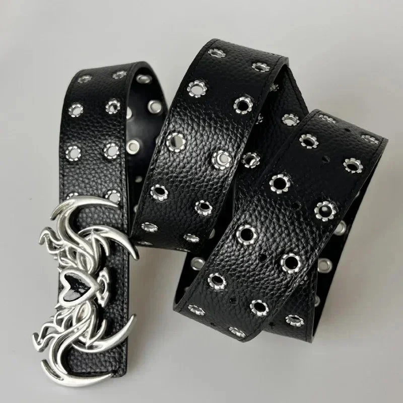 Gothic Spider Buckle Leather Belt — dettaglio del tessuto