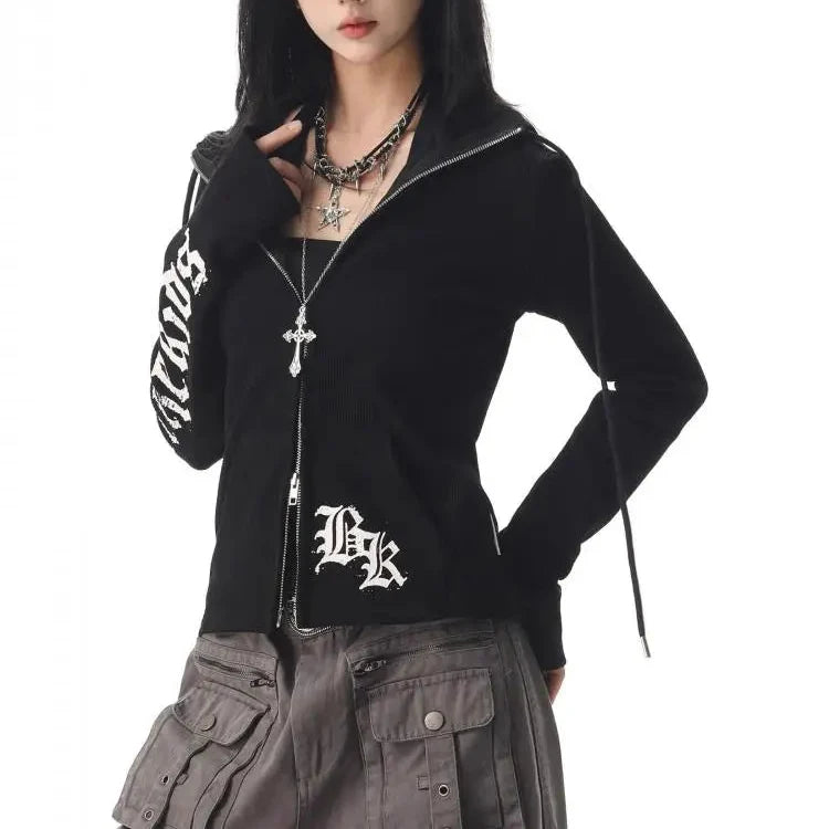 Gothic Text Graphic Womens Zip Up Piping Hoodie — dettaglio della stampa