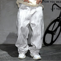 Grungey White Baggy Denim Jeans — dettaglio della stampa
