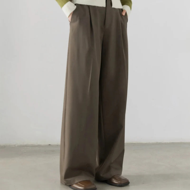 High Waist Pleated Boyfriend Fit Trousers — dettaglio