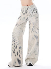High Waist Snow Leopard Print Jeans — dettaglio della stampa