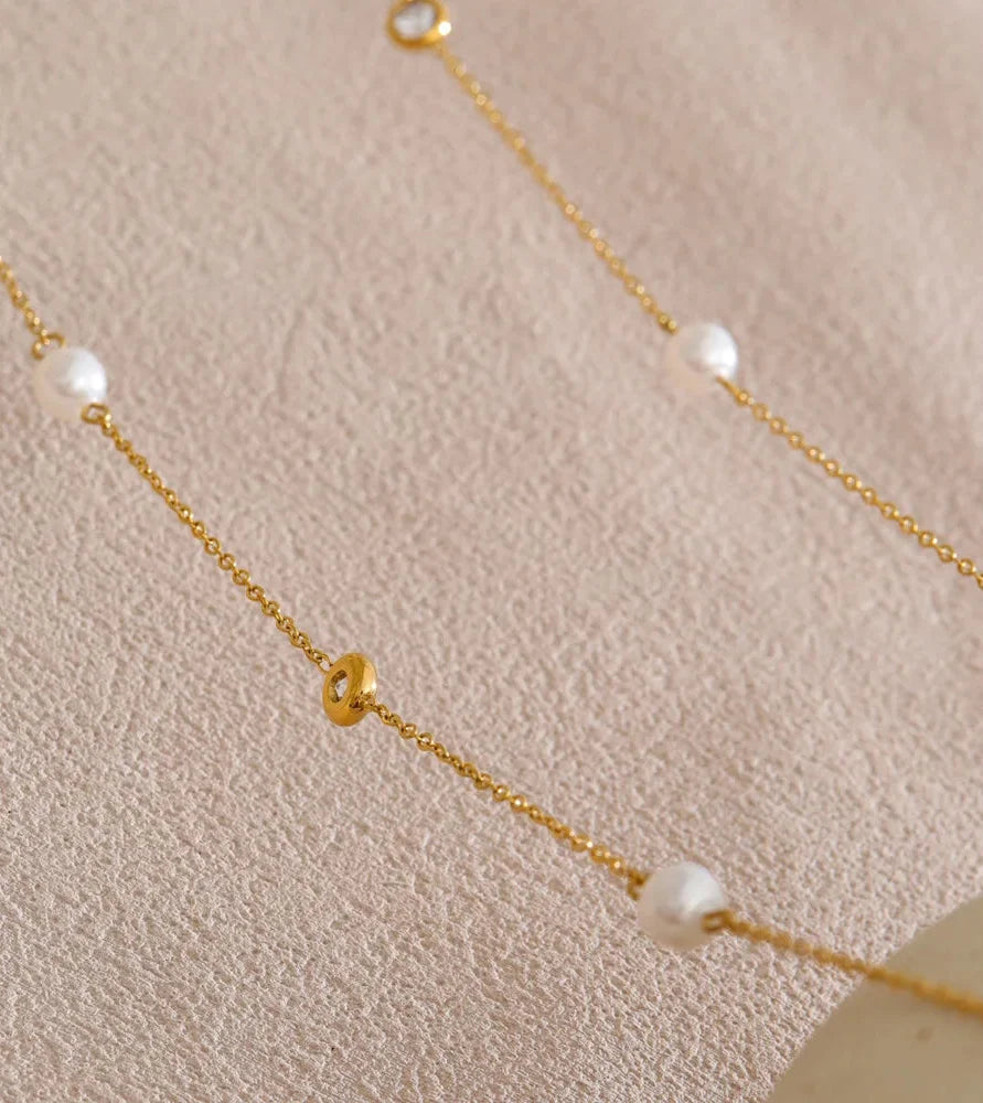 Imitation Pearls Zirconia Layered Chain Necklace — in alternativa