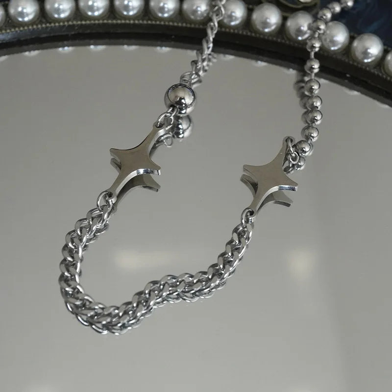 Interlocked Star Necklace — in alternativa