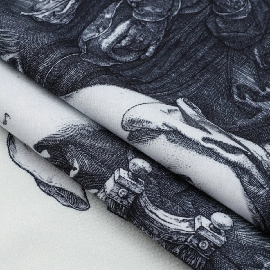 "Knights Realm" Short Sleeve Button Down Shirt — vista laterale