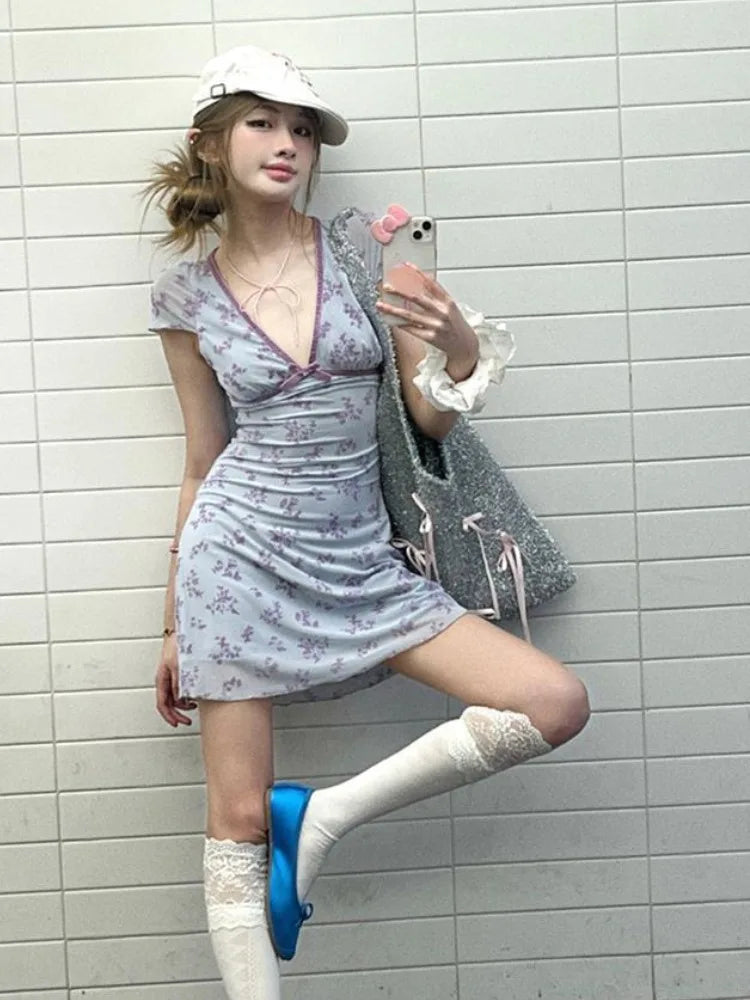 Lavender V Neck Floral Mini Dress — vista posteriore
