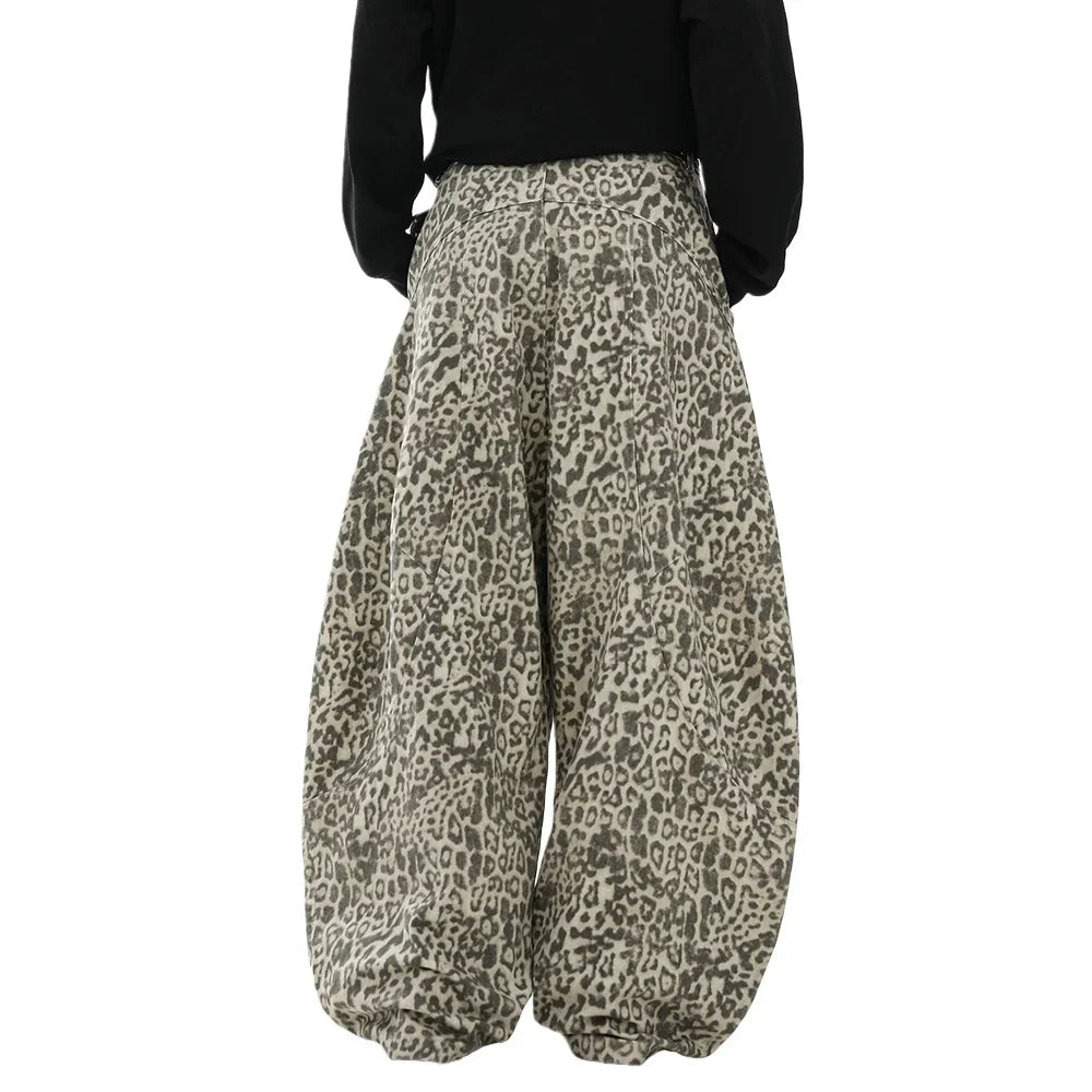Leopard Print Baggy Denim Curved Barrel Jeans — dettaglio