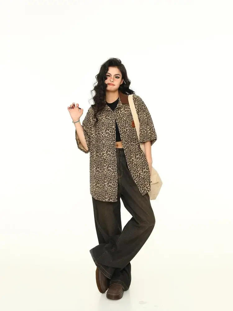 Leopard Print Short Sleeved Baggy Button Up Shirt — dettaglio della stampa