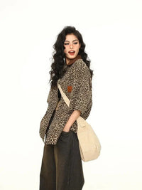 Leopard Print Short Sleeved Baggy Button Up Shirt — vista laterale