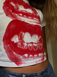 Lips Crop Top — dettaglio della stampa