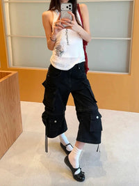 Long Black Boyfriend Cargo Jorts — vista laterale