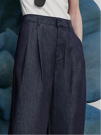 Long Boyfriend Fit Denim Jeans — dettaglio della stampa