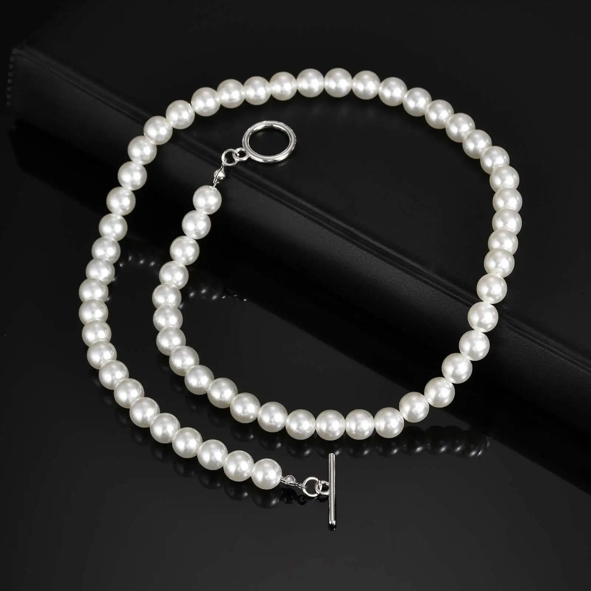 Mens Imitation Pearl Beaded Necklace — in alternativa