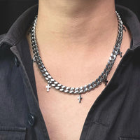 Mini Cross Pendant Cuban Chain Necklace — dettaglio