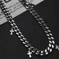 Mini Cross Pendant Cuban Chain Necklace — dettaglio del tessuto