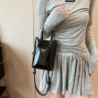Mini Leather Crossbody Handbag — vista completa