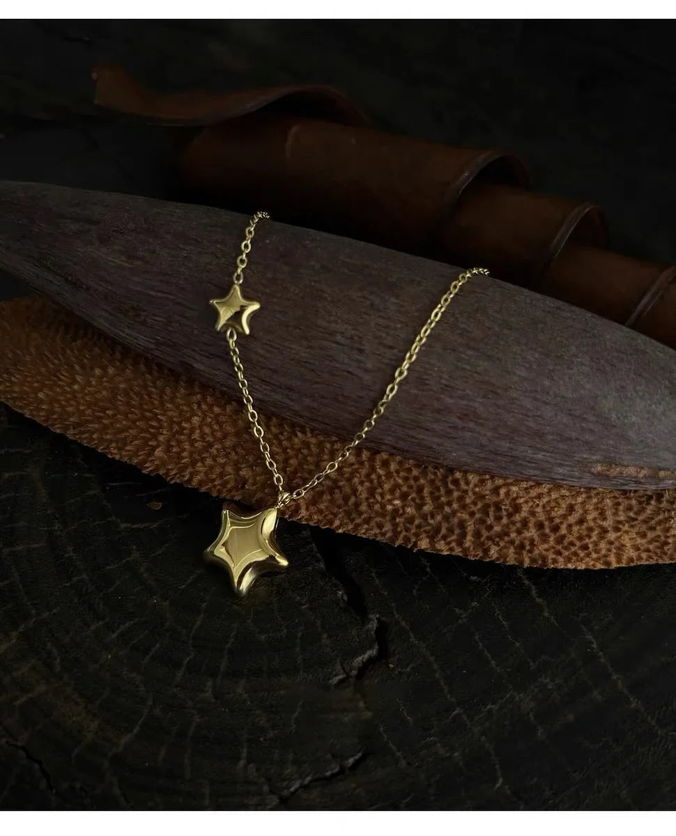 Minimalist 3D Star Pendant — dettaglio del tessuto