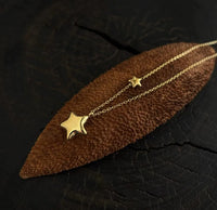 Minimalist 3D Star Pendant — vista posteriore