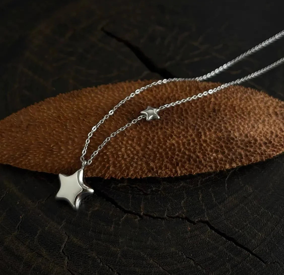 Minimalist 3D Star Pendant — vista frontale