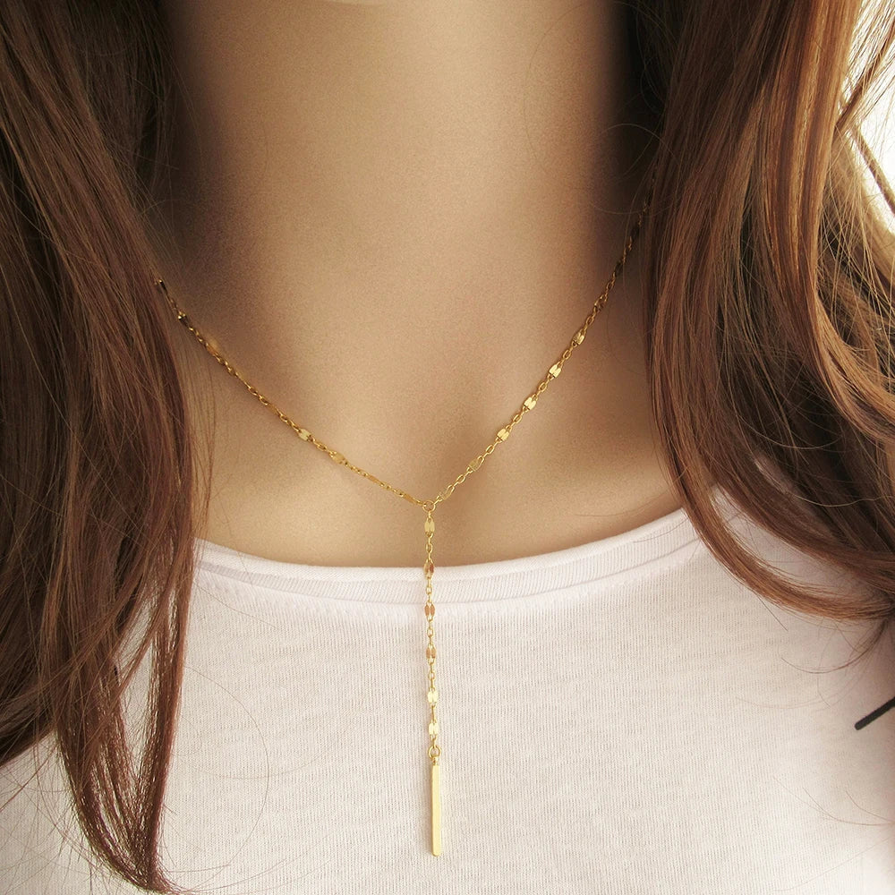 Minimalist Pendant Choker Necklace — dettaglio
