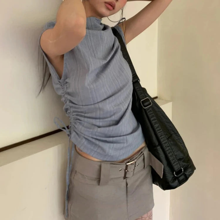 Minimalist Sleeveless Chic Top — dettaglio