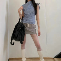 Minimalist Sleeveless Chic Top — in alternativa