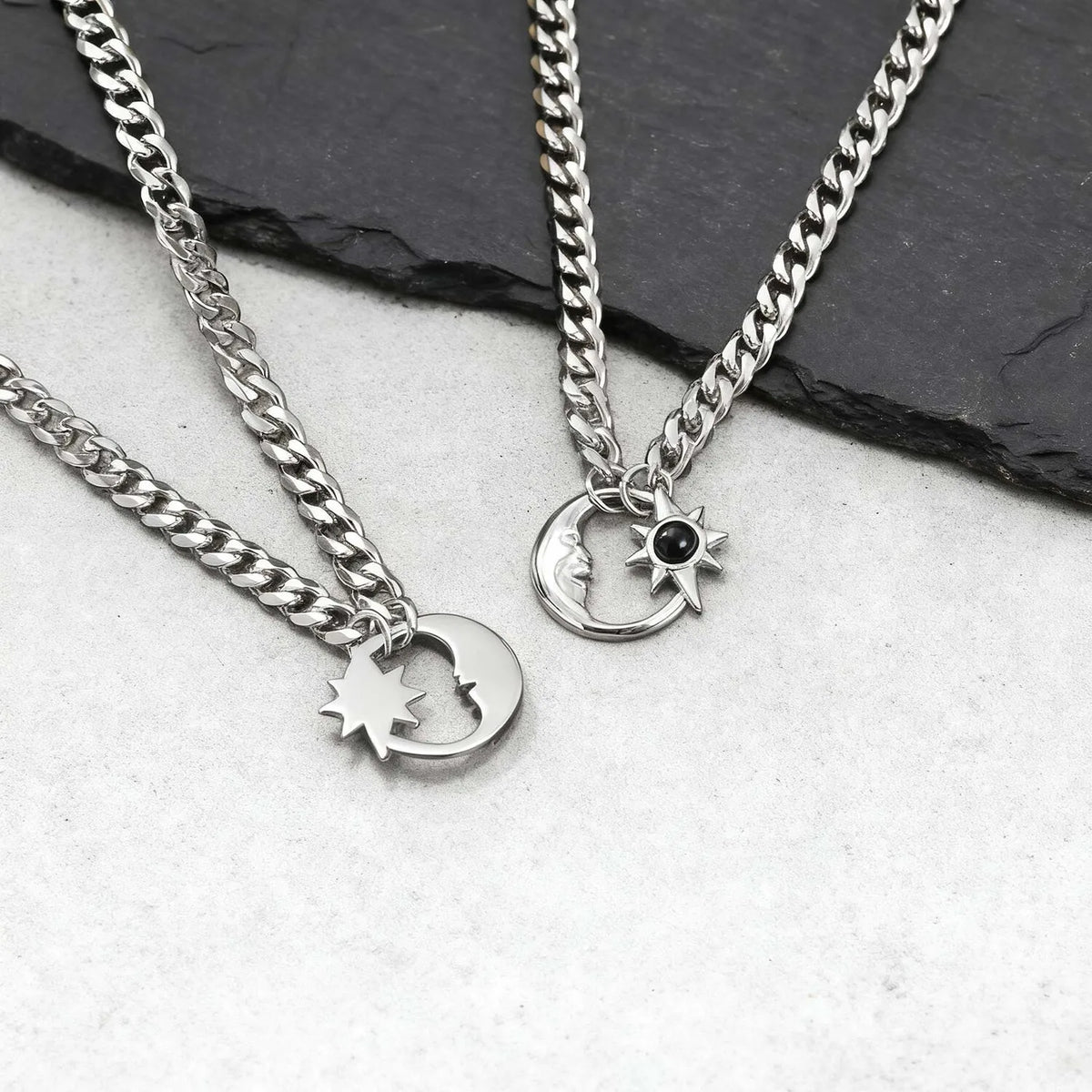 Moon And Star Hollow Necklace — in alternativa