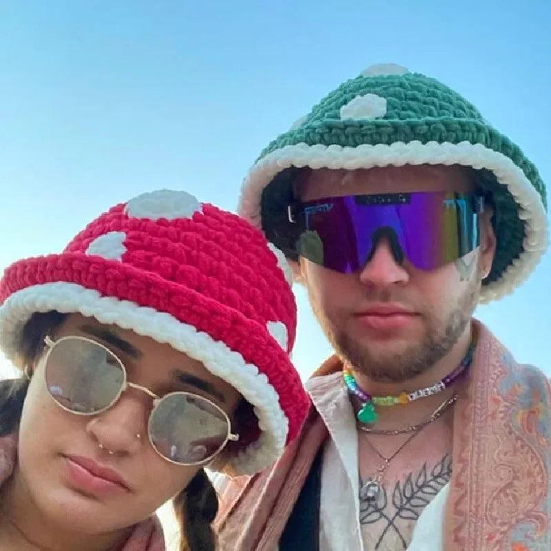 Mushroom Knit Bucket Hat — vista frontale
