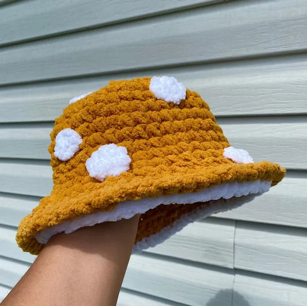 Mushroom Knit Bucket Hat — vista frontale