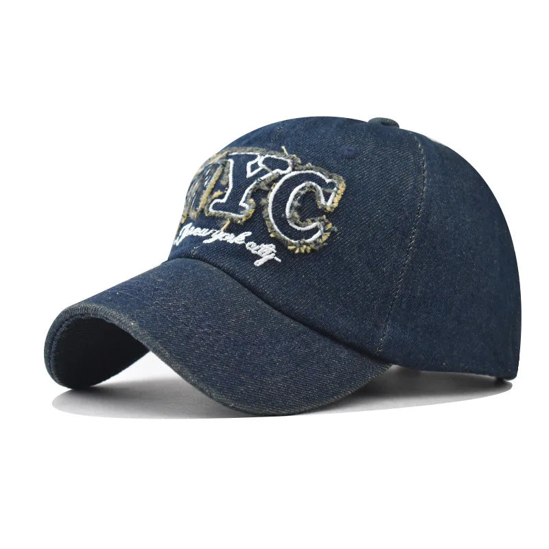 NYC Letter Embroidered Baseball Cao — dettaglio della stampa