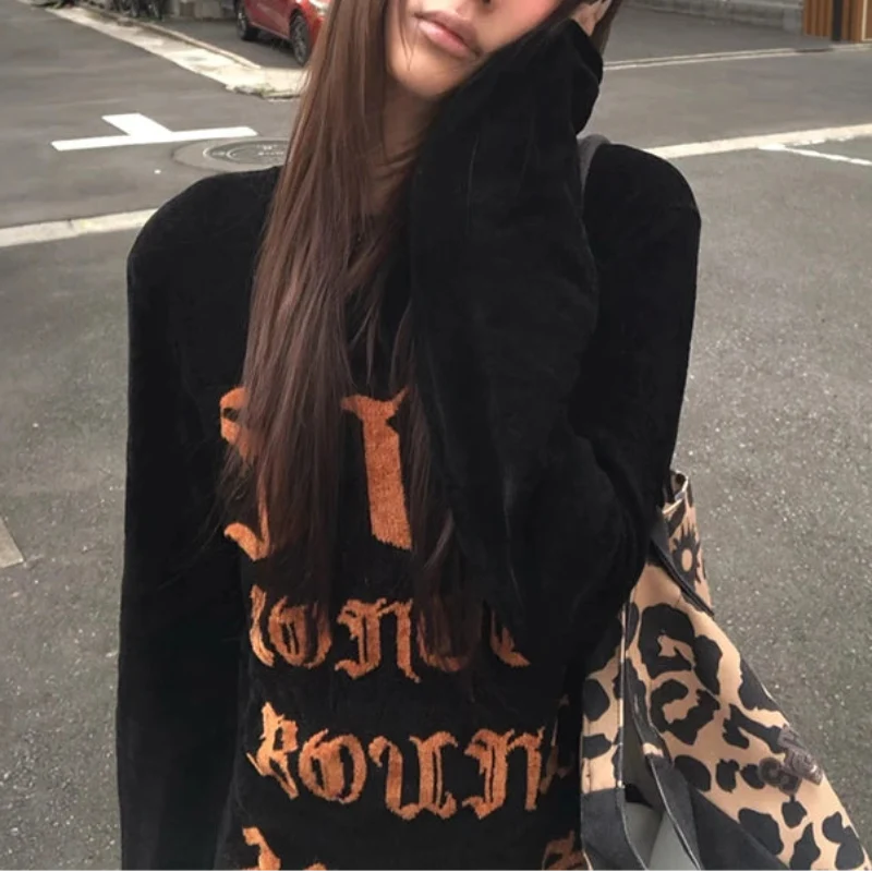Orange And Black Graphic Long Sleeve Top — dettaglio