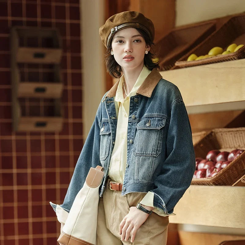 Petite Cropped Retro Denim Jacket — dettaglio della stampa