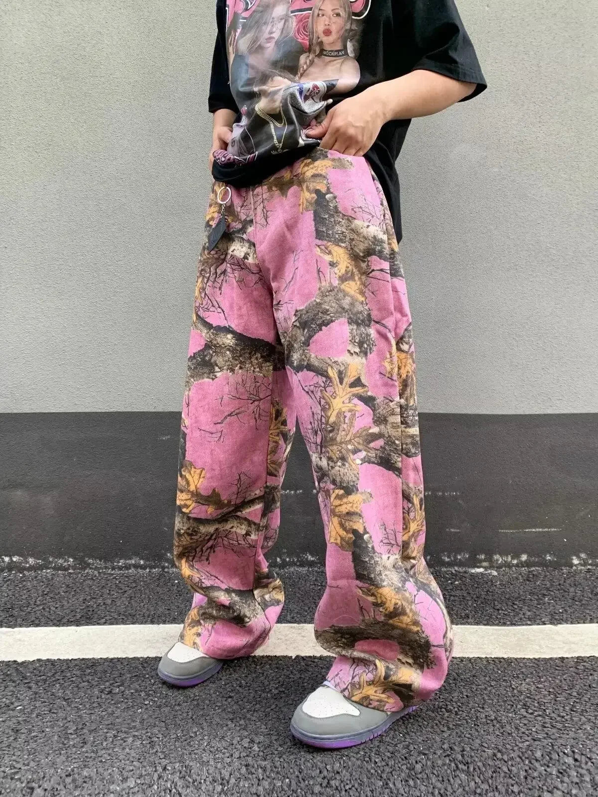 Pink Forest Camo Baggy Jeans — vista posteriore