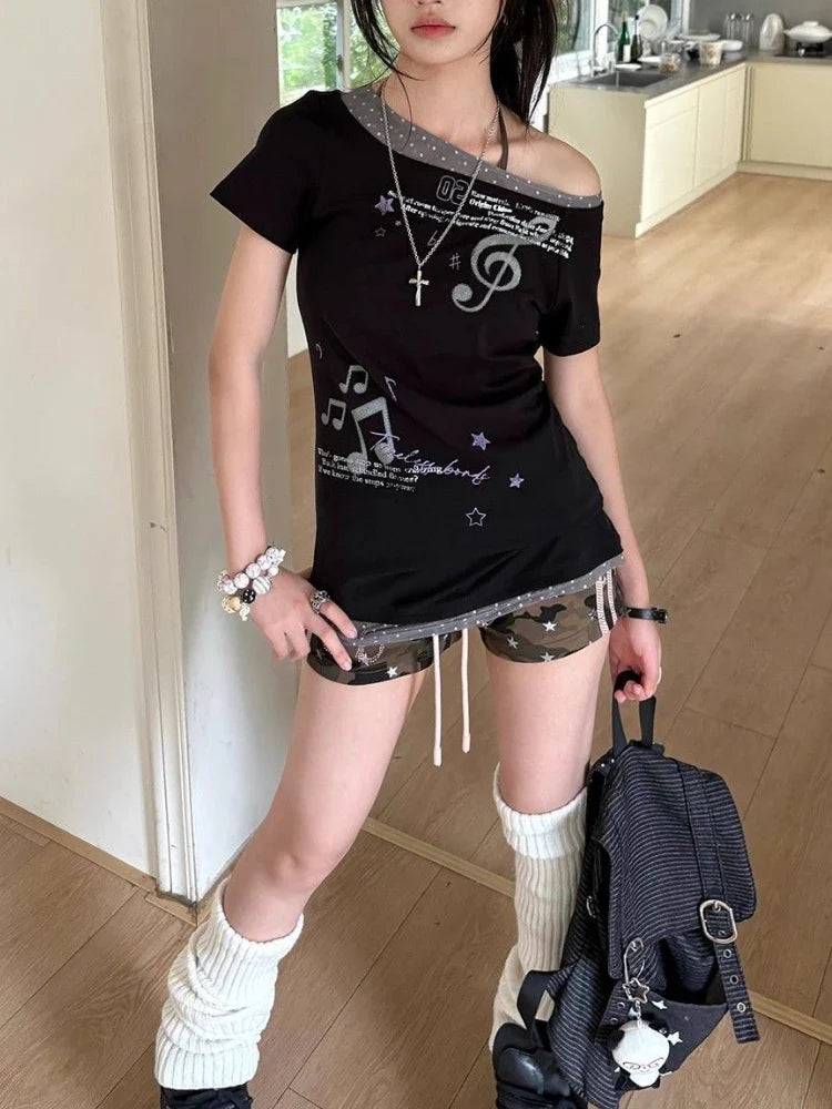Polka Dot Hem Off Shoulder Top — vista laterale