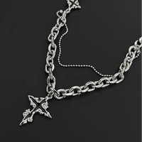 Punk Black Flame Cross Necklace — dettaglio del tessuto