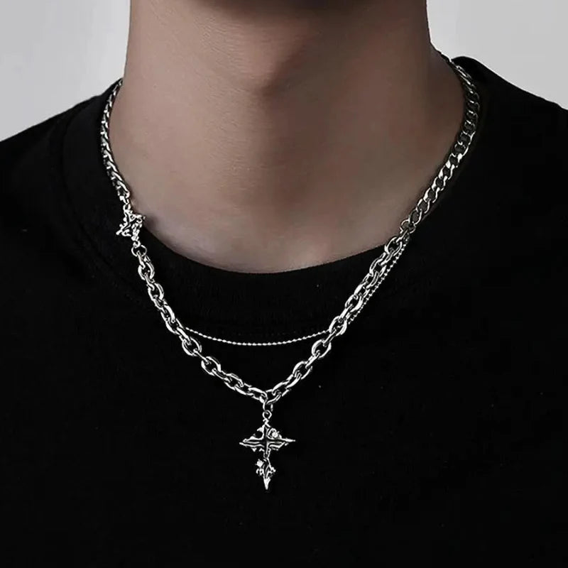 Punk Black Flame Cross Necklace — dettaglio