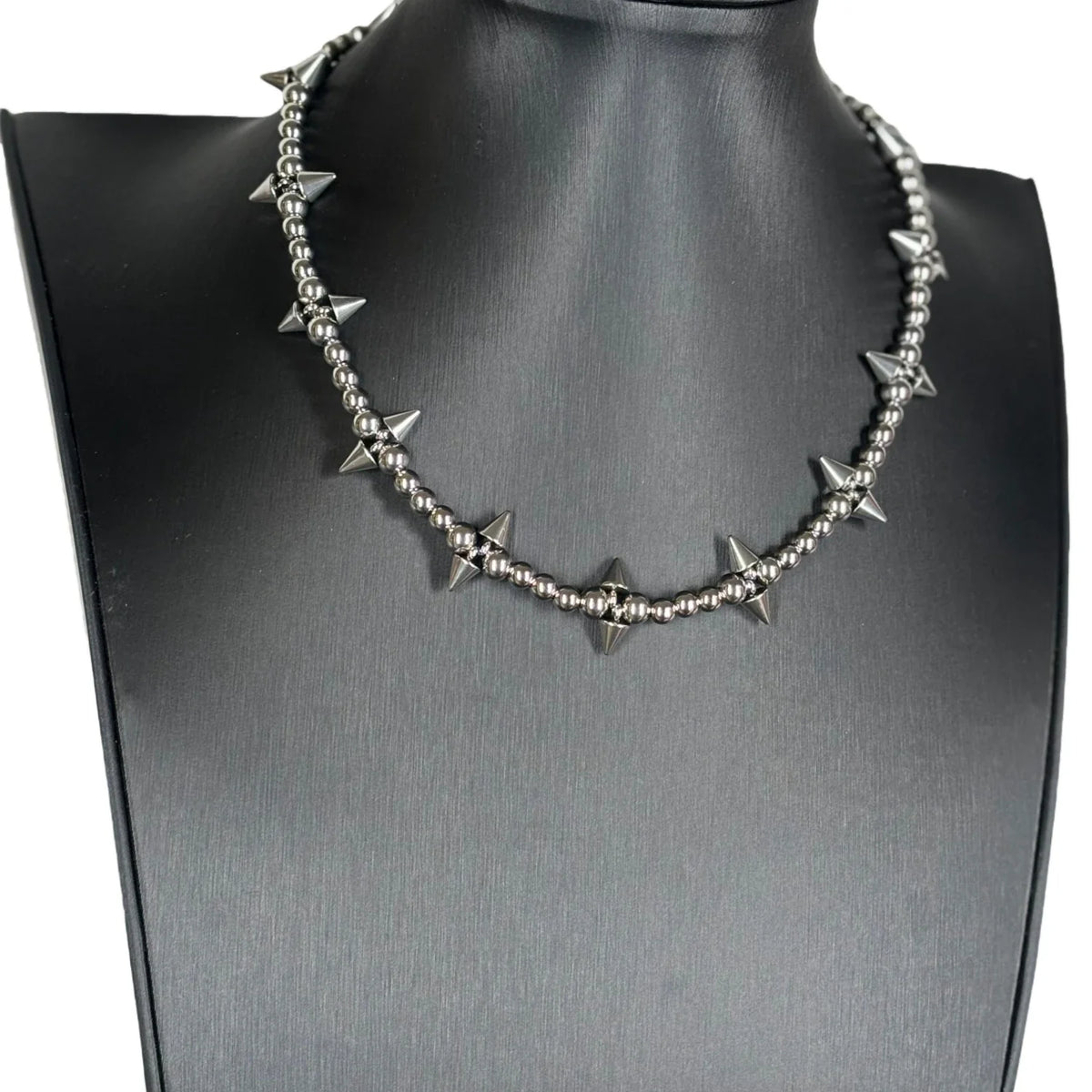 Punk Spike Choker Necklace — vista laterale