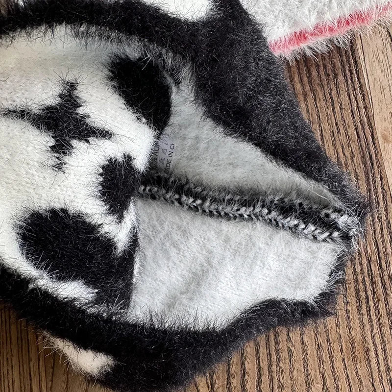 RRW Fuzzy Graphic Beanie — dettaglio della stampa